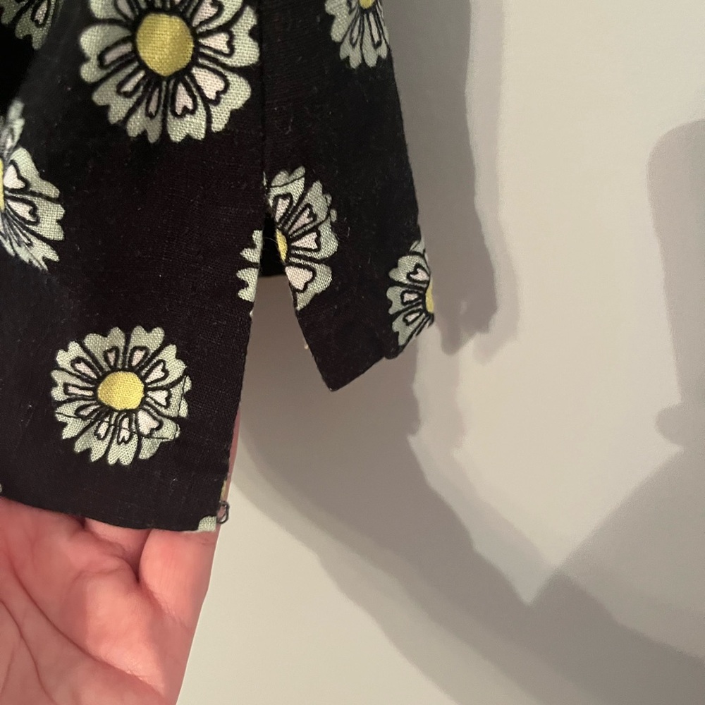 Modcloth Black and Yellow Daisy Print Top - Picture 5 of 6